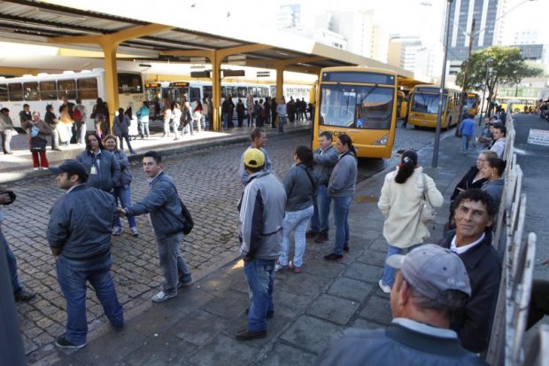 Paralisação foi matéria na Gazeta do Povo